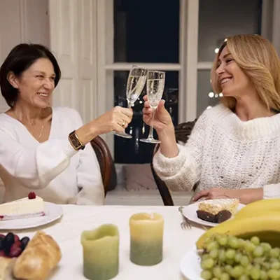 Mulheres-maduras-tomando-champangne