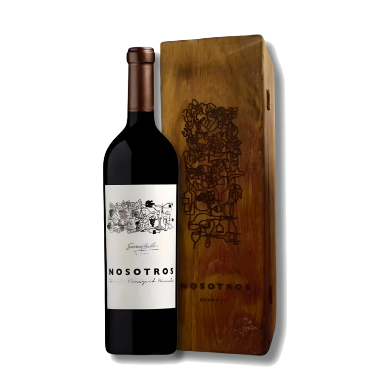 Nosotros Single Vineyard Nómade Malbec 2019 1,5L com Caixa de Madeira Susana Balbo Vinho da Argentina
